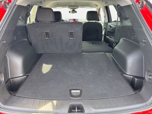 Used 2025 Chevrolet Blazer LT image 21