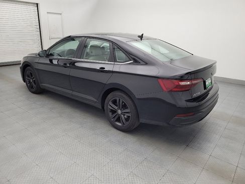 Used 2024 Volkswagen Jetta SE FWD image 3