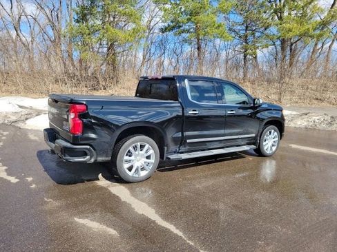 Used 2024 Chevrolet Silverado 1500 High Country w/ High Country Premium Package image 11