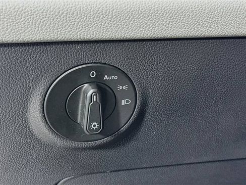 Certified 2023 Volkswagen Taos SEL AWD/4WD image 11