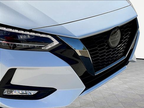 Certified 2023 Nissan Sentra SR w/ SR Premium Package FWD image 33