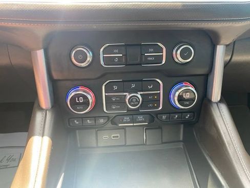 Used 2021 GMC Yukon SLT w/ SLT Premium Package RWD image 17