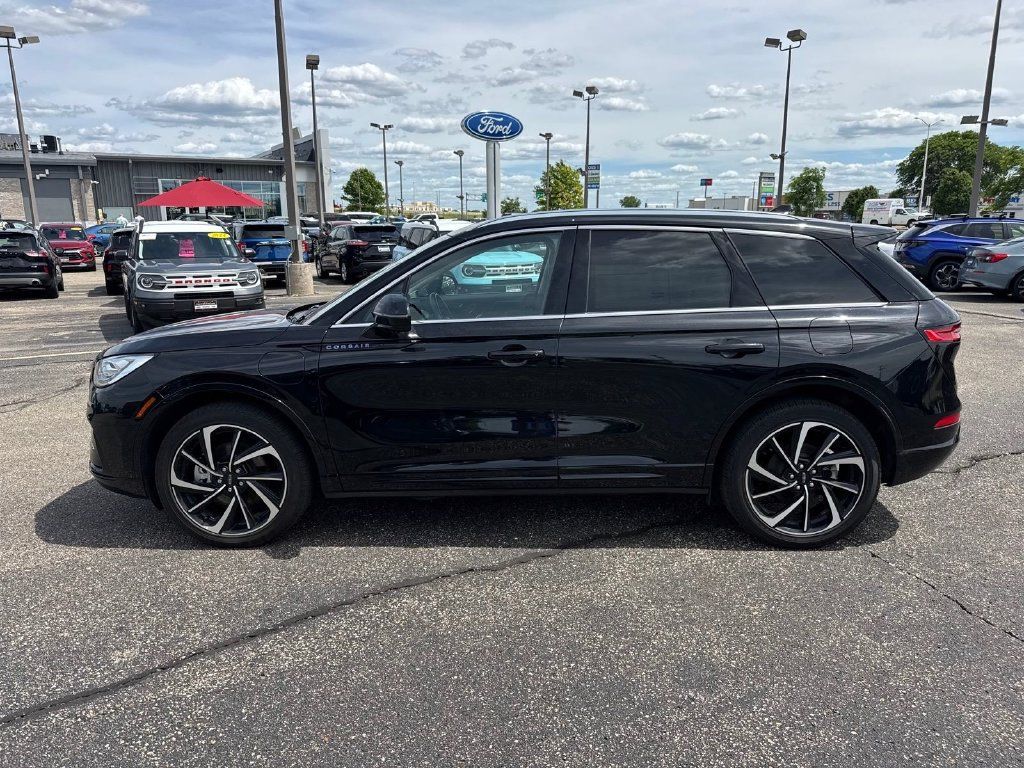 Certified 2024 Lincoln Corsair Grand Touring w/ Equipment Group 301A AWD/4WD image 3