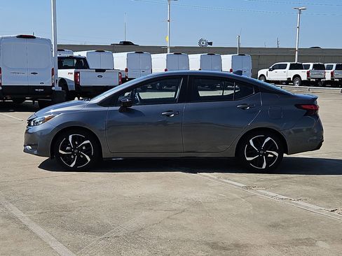 Used 2024 Nissan Versa SR image 7