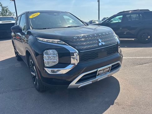 Used 2022 Mitsubishi Outlander SE FWD image 3