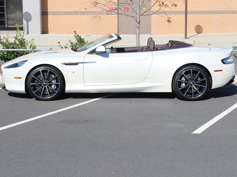 Used 2016 Aston Martin DB9 GT RWD image 9