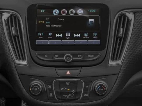 Used 2018 Chevrolet Malibu LT image 13