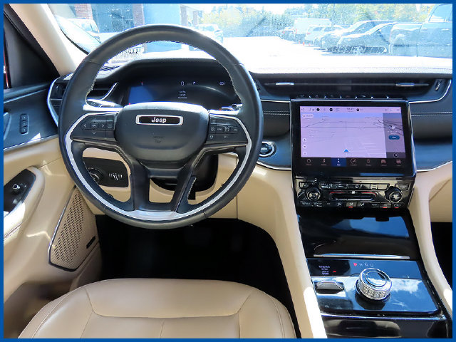 Used 2022 Jeep Grand Cherokee L Limited AWD/4WD image 13