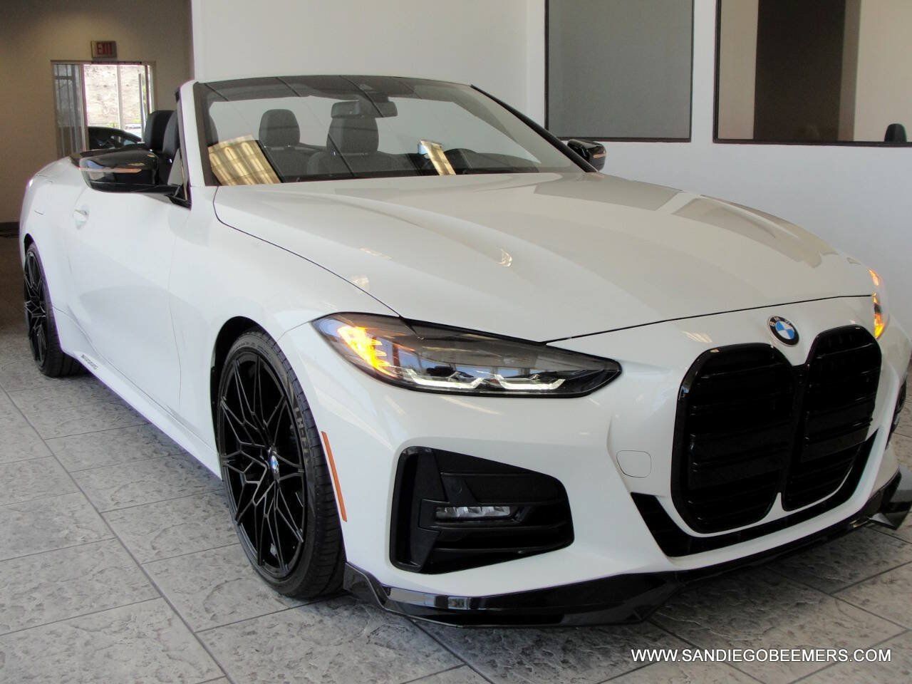 Used 2022 BMW 430i Convertible w/ M Sport Package RWD image 3