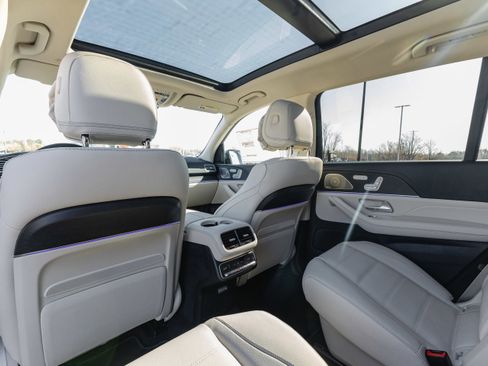 New 2026 Mercedes-Benz GLS 450 4MATIC image 28