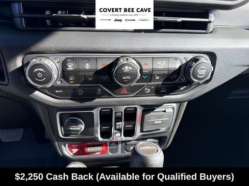 New 2025 Jeep Gladiator Willys image 29