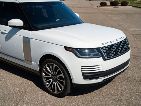 Used 2020 Land Rover Range Rover HSE image 11