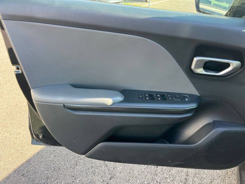 Used 2025 Kia K4 FWD image 18
