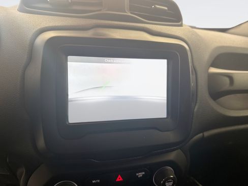 Used 2020 Jeep Renegade Trailhawk AWD/4WD image 16