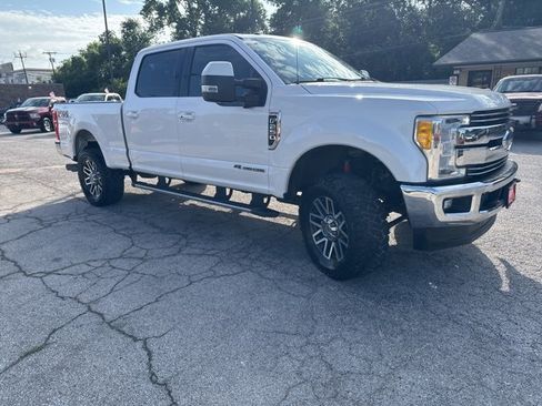 Used 2017 Ford F250 Lariat w/ Lariat Ultimate Package image 9