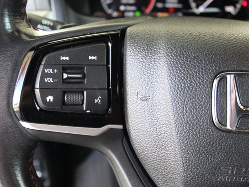Used 2025 Honda Odyssey Sport-L image 40