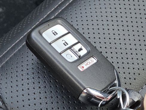 Used 2022 Honda CR-V Touring image 36