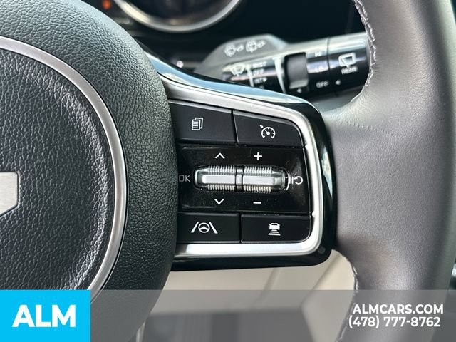 Used 2024 Kia Carnival EX FWD image 29