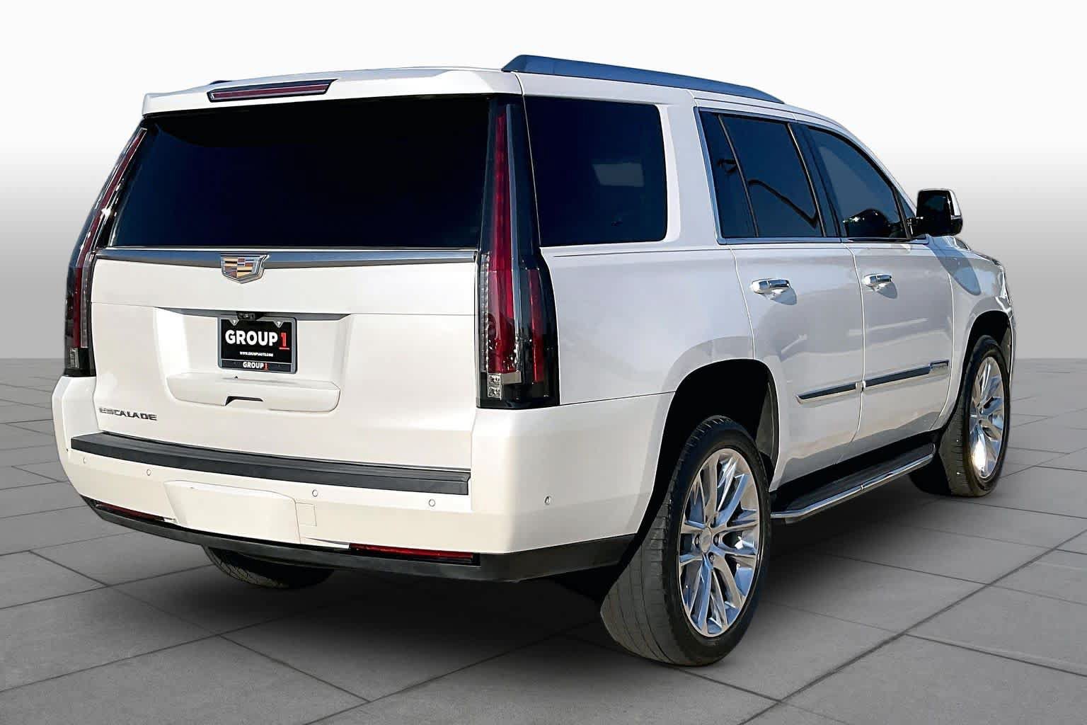 Used 2017 Cadillac Escalade Luxury RWD image 13
