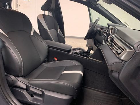 Used 2025 Toyota Camry SE FWD image 9