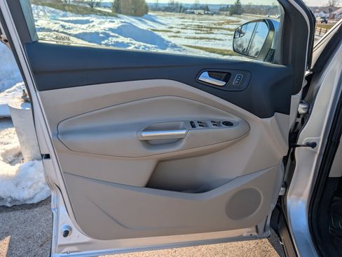 Used 2017 Ford Escape SE image 29