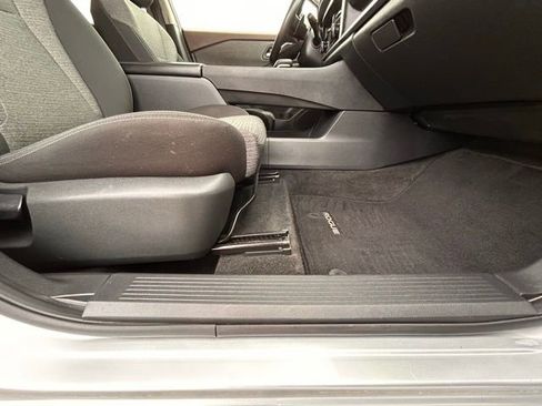 Used 2023 Nissan Rogue SV image 31