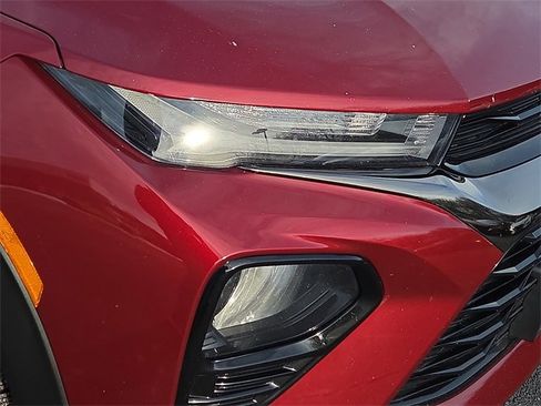 Used 2023 Chevrolet TrailBlazer RS w/ Sun and Liftgate Package image 9