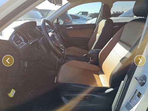 Used 2019 Volkswagen Tiguan SE image 5