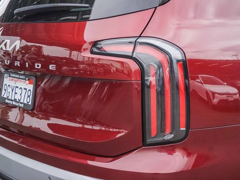 Certified 2023 Kia Telluride EX w/ EX Captain's Chair Package FWD image 8