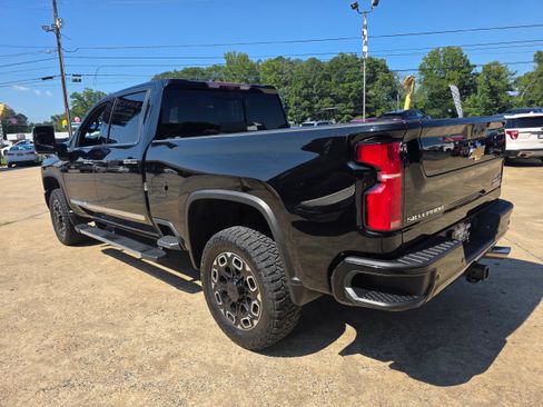 Used 2024 Chevrolet Silverado 3500 High Country w/ High Country Premium Package AWD/4WD image 7