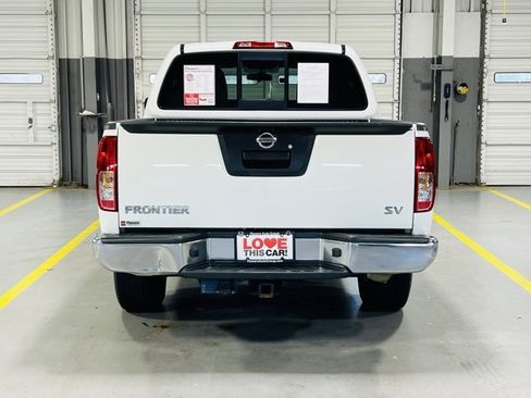 Used 2019 Nissan Frontier SV image 16