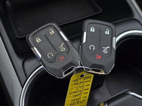 Used 2024 GMC Terrain SLT AWD/4WD image 38