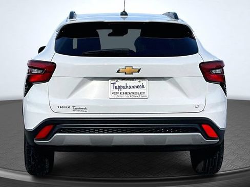Used 2024 Chevrolet Trax LT FWD image 5