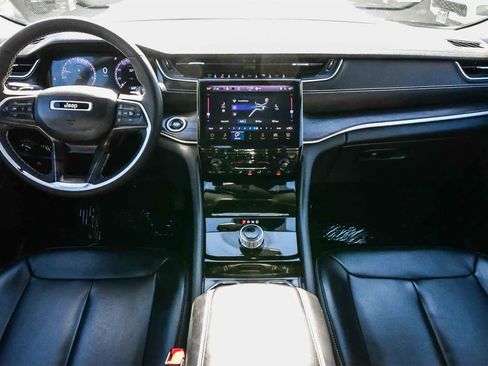 Used 2023 Jeep Grand Cherokee Limited w/ Black Appearance Package image 11