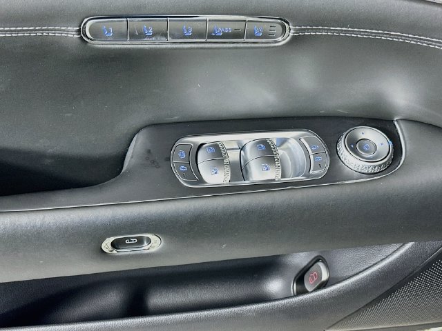 Used 2023 Genesis G90 3.5T AWD/4WD image 18