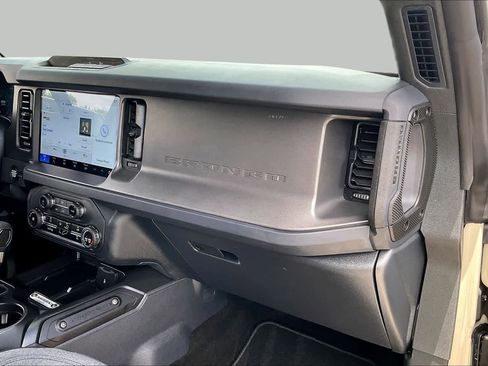 Used 2025 Ford Bronco 4-Door AWD/4WD image 17