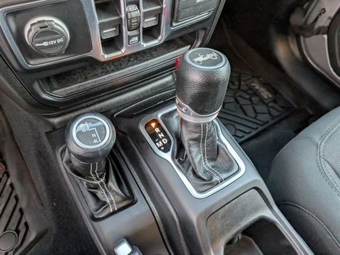 Used 2020 Jeep Wrangler Unlimited Sahara w/ Dual Top Group image 17