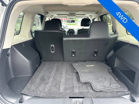 Used 2017 Jeep Patriot High Altitude AWD/4WD image 26