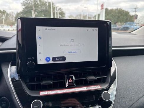 Used 2025 Toyota Corolla LE w/ LE Premium Package image 35