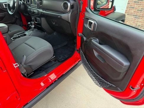 Used 2022 Jeep Wrangler Unlimited Sport AWD/4WD image 19