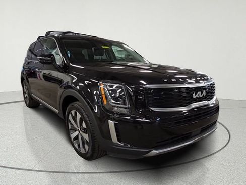 Certified 2022 Kia Telluride S image 8