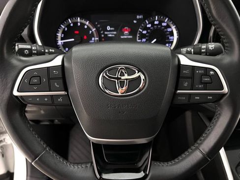 Used 2023 Toyota Highlander XSE AWD/4WD image 17