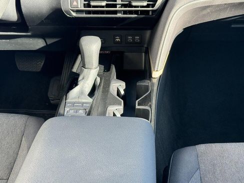 Certified 2025 Toyota Camry Hybrid image 14