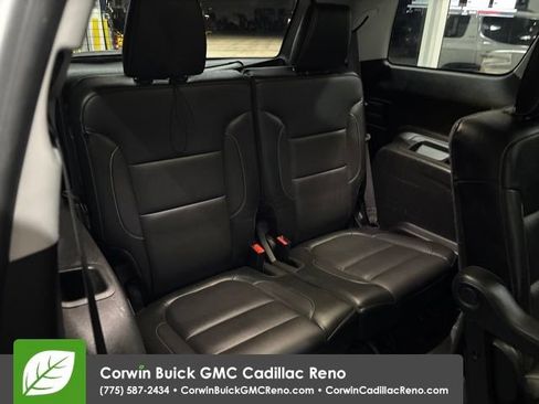Used 2018 GMC Acadia SLT FWD image 18