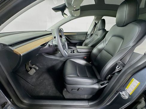 Used 2023 Tesla Model Y Long Range image 22
