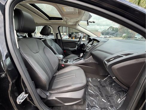 Used 2014 Ford Focus Titanium FWD image 35