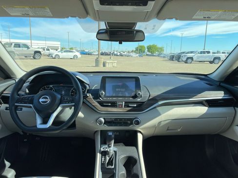 Used 2025 Nissan Altima 2.5 SV image 33