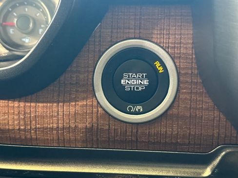 Used 2022 RAM 1500 Limited AWD/4WD image 23
