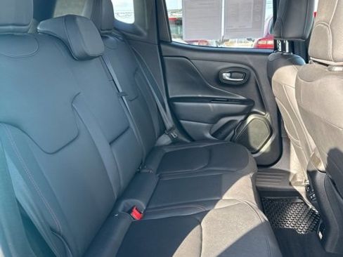 Used 2019 Jeep Renegade Trailhawk image 16