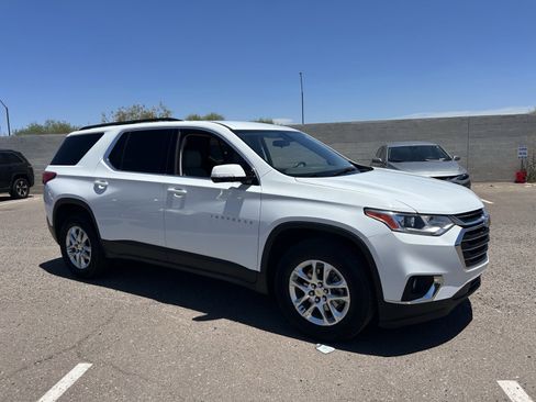 Used 2020 Chevrolet Traverse LT FWD image 6